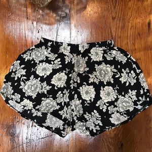 BRANDY MELVILLE shorts